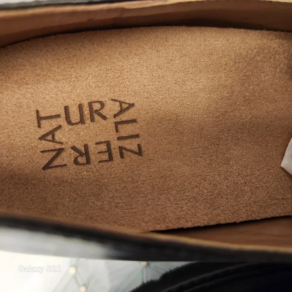 Naturalizer Women's Darry Slip-On Lightweight Lug Sole Heeled Loafer. NIB
